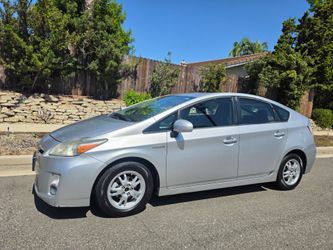 Clean 2011 Toyota Priusw/Backup-camera/Navigation/Bluetooth Excellent Running Conditions