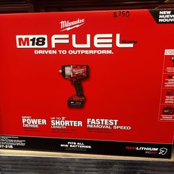 Milwaukee M18 FUEL 18V Lithium-Ion Brushless Cordless 1/2 in. Impact Wrench w/Friction Ring Kit w/One 5.0 Ah Battery and Bag