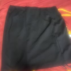 I am  selling this business skirt 