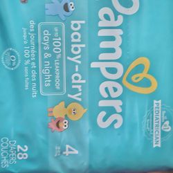 Pampers Size 4 28 Diapers Brand New 