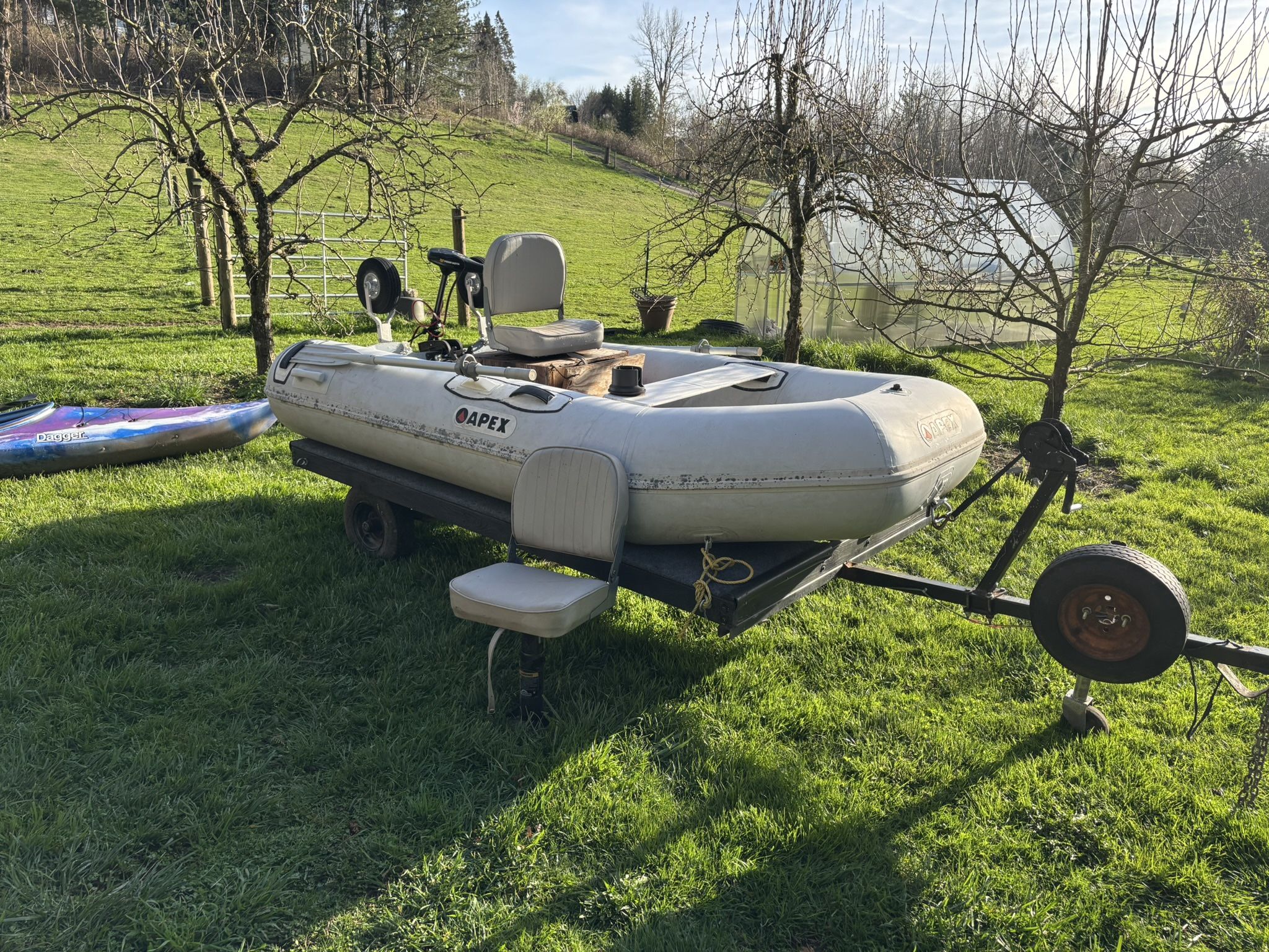 Apex Boat And Trailer AR-32II. 10.25’