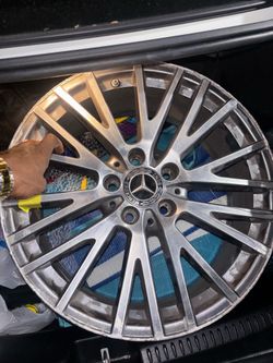 Mercedes Benz rim