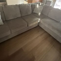 2 Piece Sectional Couch 
