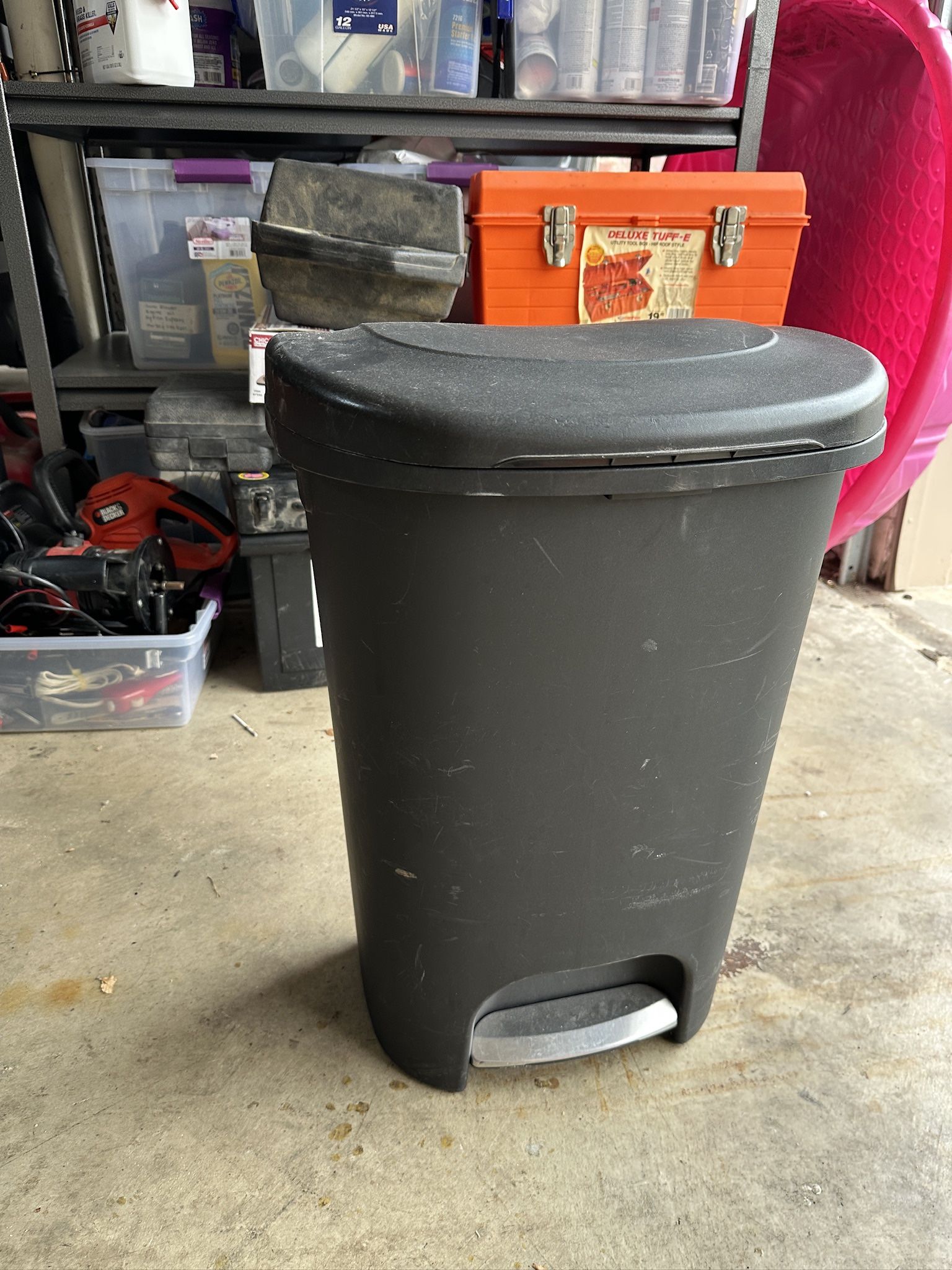 Sterilite Garbage Can