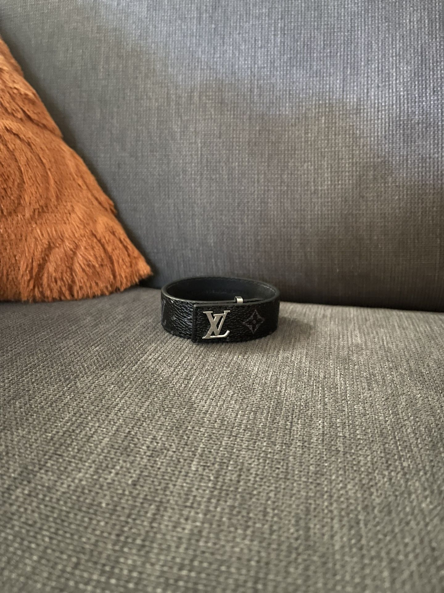 Black Bracelet Throw Offers