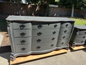 DRESSER SET