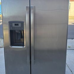REFRIGERATOR GE STAINLESS STEEL 