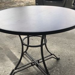 Round Table 