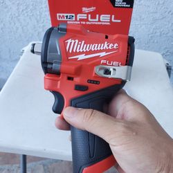 Milwaukee
M12 FUEL 12V Lithium-Ion Brushless Cordless Stubby 1/2 in. Impact Wrench (Tool-Only)