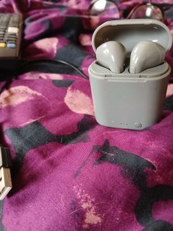 Rechargeable earbuds.. 10.00firm