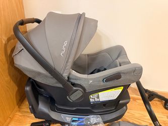 Nuna PIPA lite RX Car Seat & stroller in gray