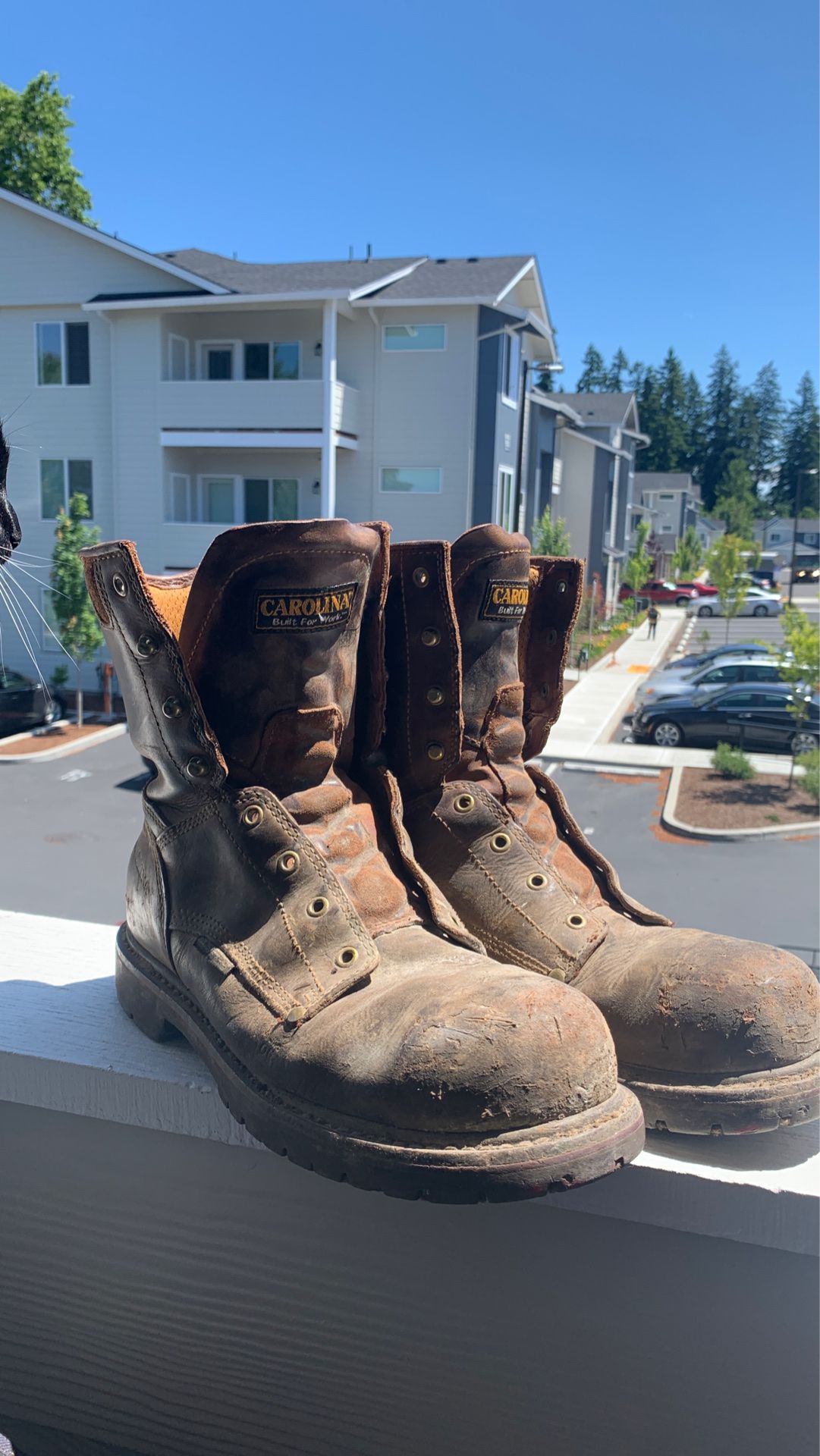 Heavy duty waterproof work boots steel toe size 10.5