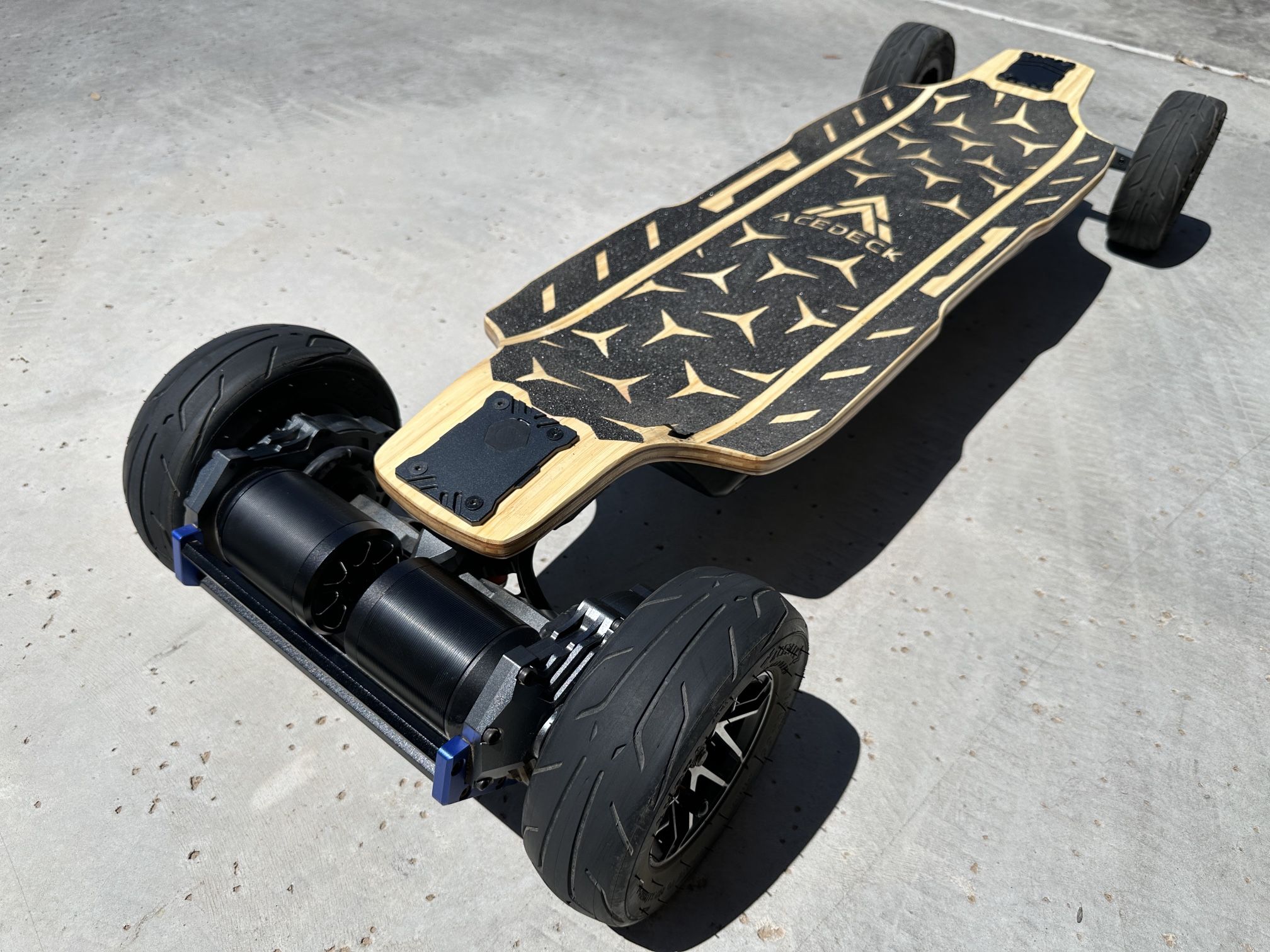 ACEDECK NOMAD N1 (gear-drive Molicel) Electric Skateboard + extra 200mm wheel set & light kit (front/back)