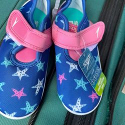 Girls Water Shoes , Speedo, Size L (9-10) Kids Only, Azusa