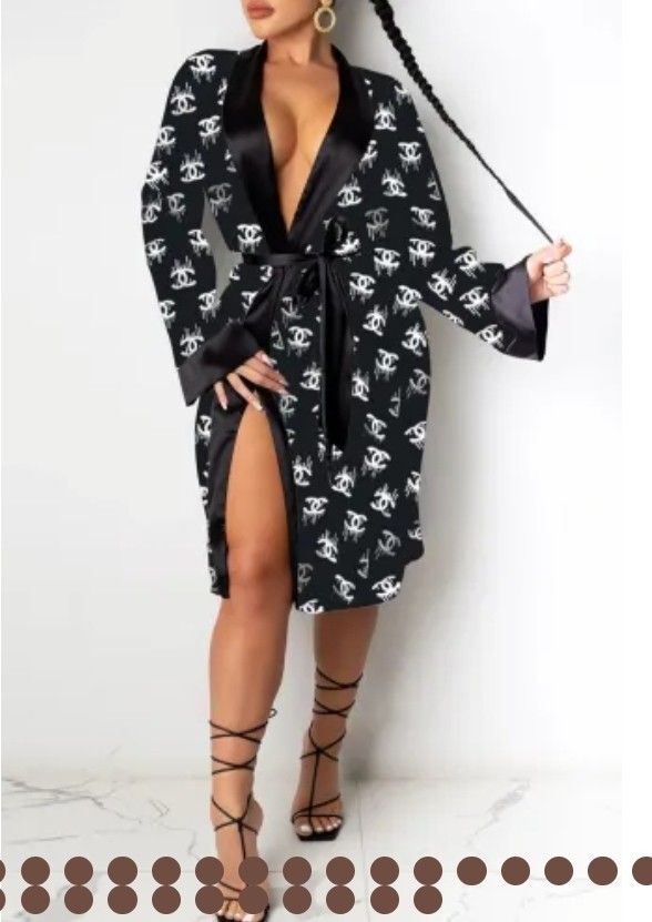 CHANNEL KIMONO ROBE