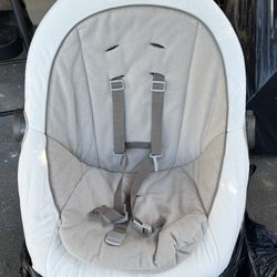 Baby Seat With Soothing Vibration