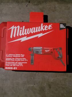 New, Nuevo, Milwaukee
8 Amp Corded 1 in. SDS D-Handle Rotary Hammer