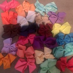 Hair Bow Lot - Lot Of 22 Girl’s hair bows 