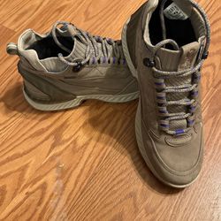 ECCO Women’s Size 36 (6-6.5)Hiking High Tops