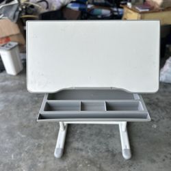 Kids Desk, Adjustable Height, Great Condition