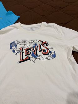 Levi's Original Graphic T (price negotiable￼)