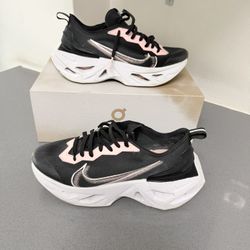 Comfort Nike Black  Pink White Lace Up Low Top Sneakers Colorblock women