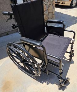 reclining wheeler chair. never used
