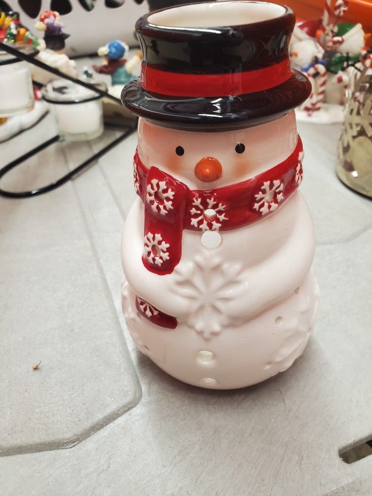 SHIMMERING SNOWMAN TEA LIGHT CANDLE HOLDER! 