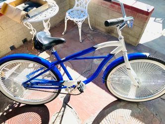 26 inch Schwinn beach cruiser