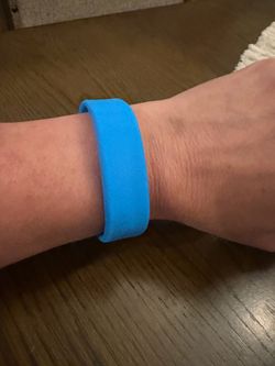 The Wake-up vibrating alarm bracelet