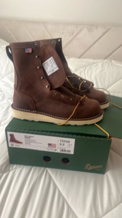 Bull run steel toe boots sized 9.5