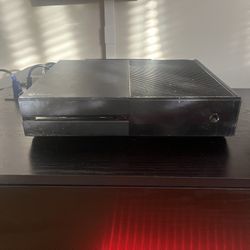 Xbox One With Cords No Contoller