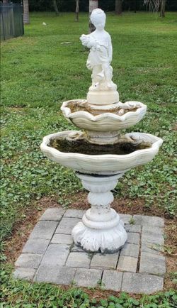 Two-Tier Outdoor Garden Fountain with Cherub