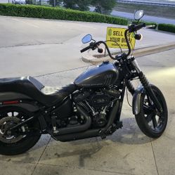 2022 Harley Street Bob 114