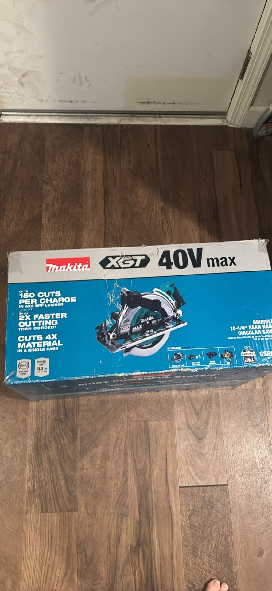 Makita 40V Max XGT Brushless Rear Hand 10-1/4 in. Circular Saw Kit, AWS Capable (4.0Ah)