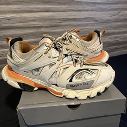 Balcengia track runners