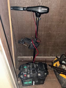 Newport 55lb trolling motor ,battery and charger !