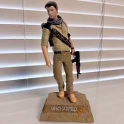 Nathan Drake Uncharted Statue