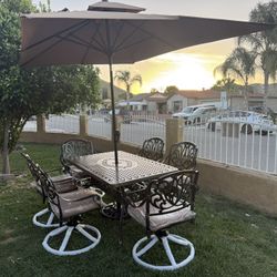 Brand New Patio Outdoor Dining Table Set With Umbrella And Base