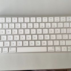 Magic Keyboard (USB-C) with Touch ID for Mac models with Apple silicon - White