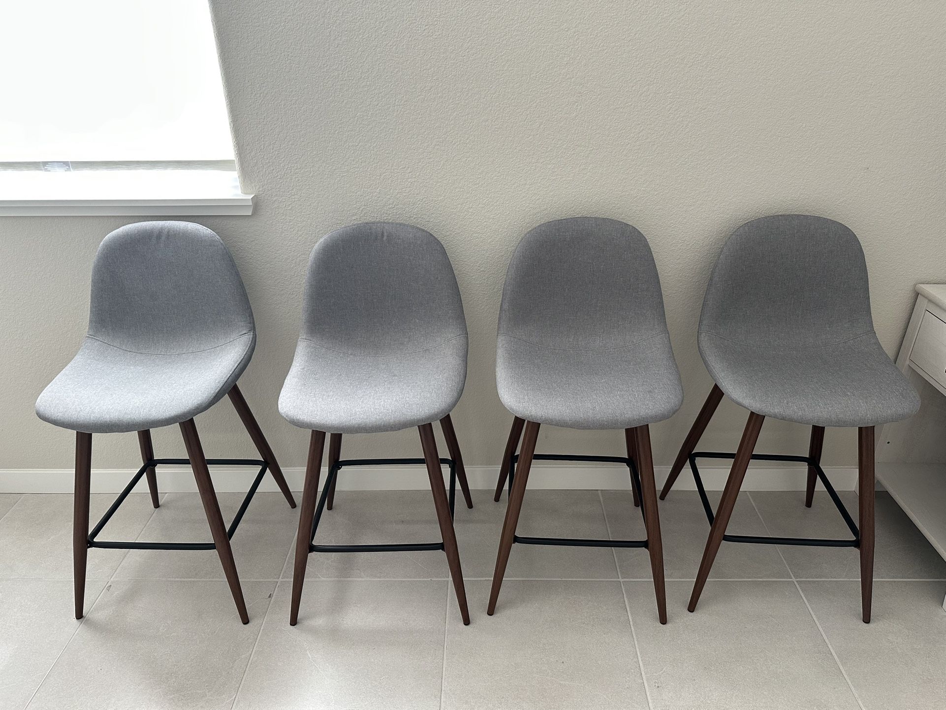 Counter Height Chairs / Bar Stools (4 Count)