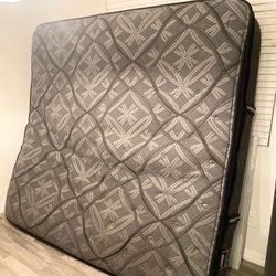 King Size Pillow Top Mattress And Bed Springs