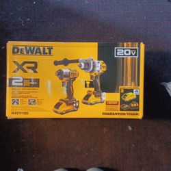 Dewalt 20v Max XR Hammer Drill/ Impact Driver Combo Kit 