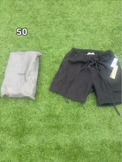 Black essential shorts