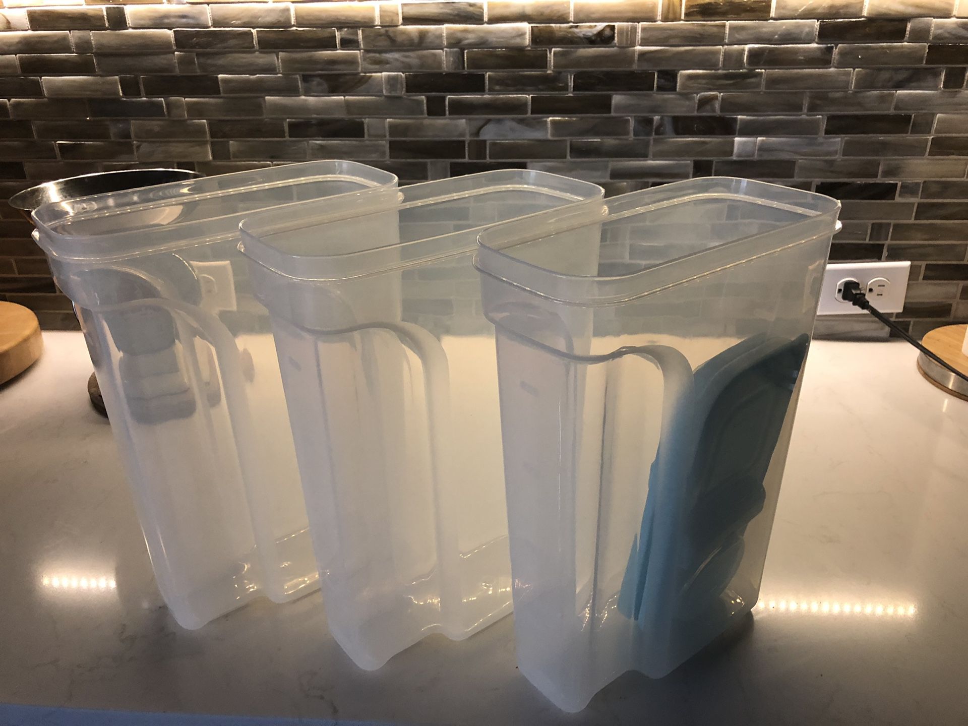 Kitchen dry storage containers, hold 20 cups