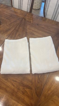2 New IKEA GULVIAL White Bath Towels