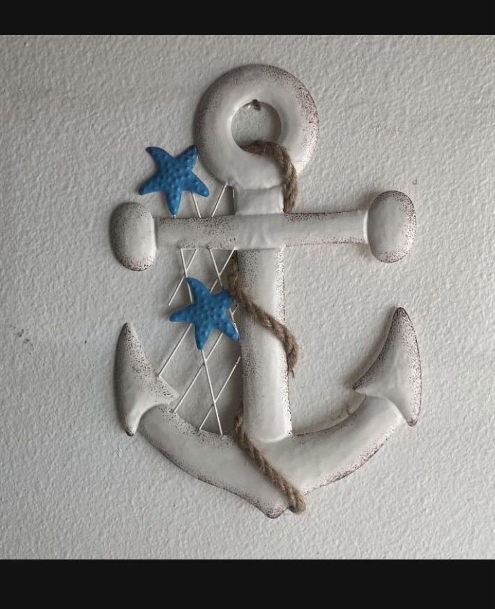 Anchor Wallpiece Replicates Pacific Ocean Vibes