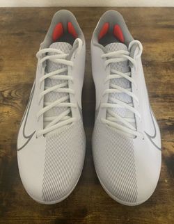 New Men's Nike Lunar Vapor Ultrafly Elite 3 Baseball Cleats Size 9  (CJ7577-400) for Sale in Bakersfield, CA - OfferUp