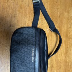 Micheal Kors Fanny Pack 