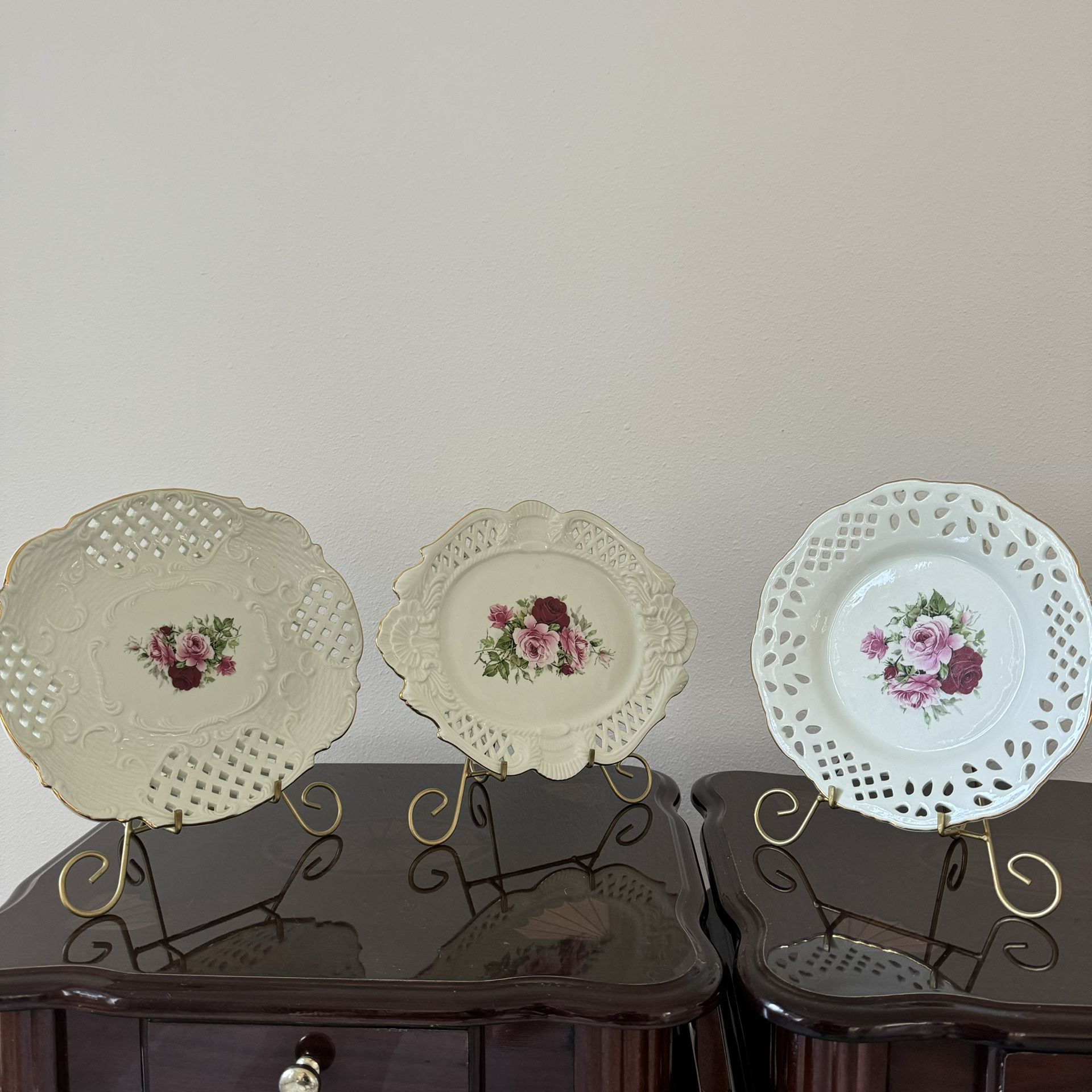 Decorative Antique Plates